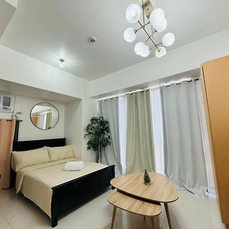 Studio At Viceroy T4 Florence Way Manila Esterno foto