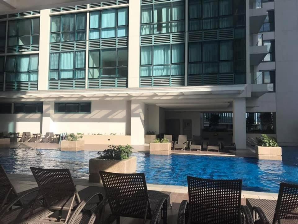 Studio At Viceroy T4 Florence Way Manila Esterno foto