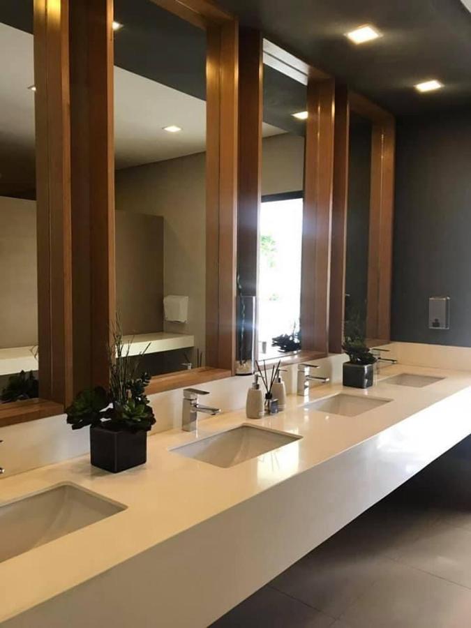 Studio At Viceroy T4 Florence Way Manila Esterno foto
