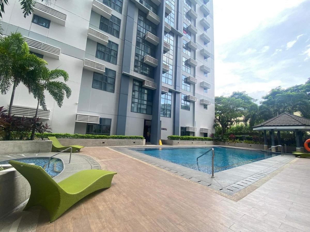 Studio At Viceroy T4 Florence Way Manila Esterno foto
