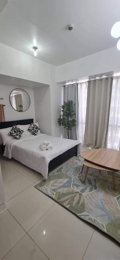 Studio At Viceroy T4 Florence Way Manila Esterno foto