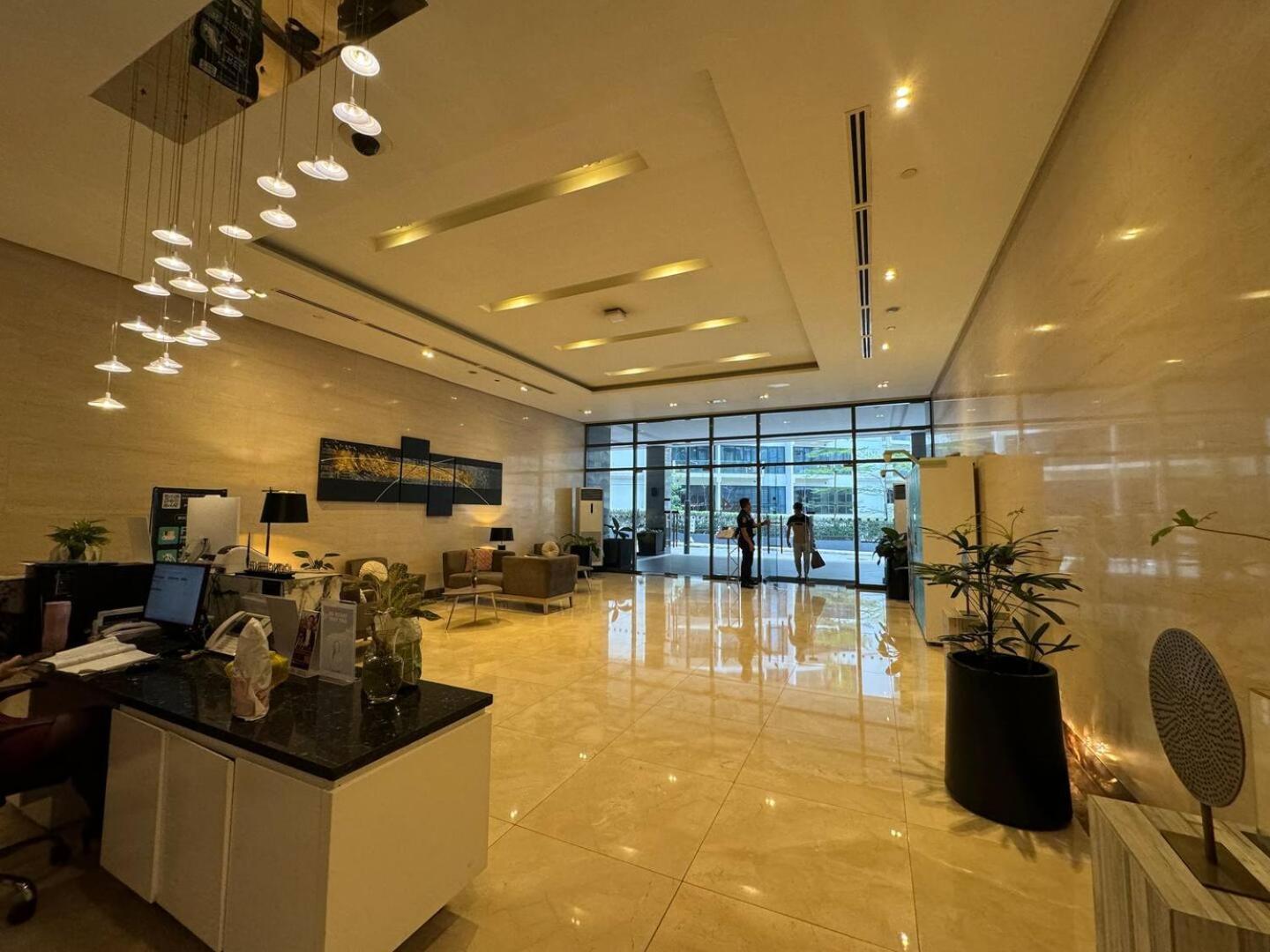 Studio At Viceroy T4 Florence Way Manila Esterno foto