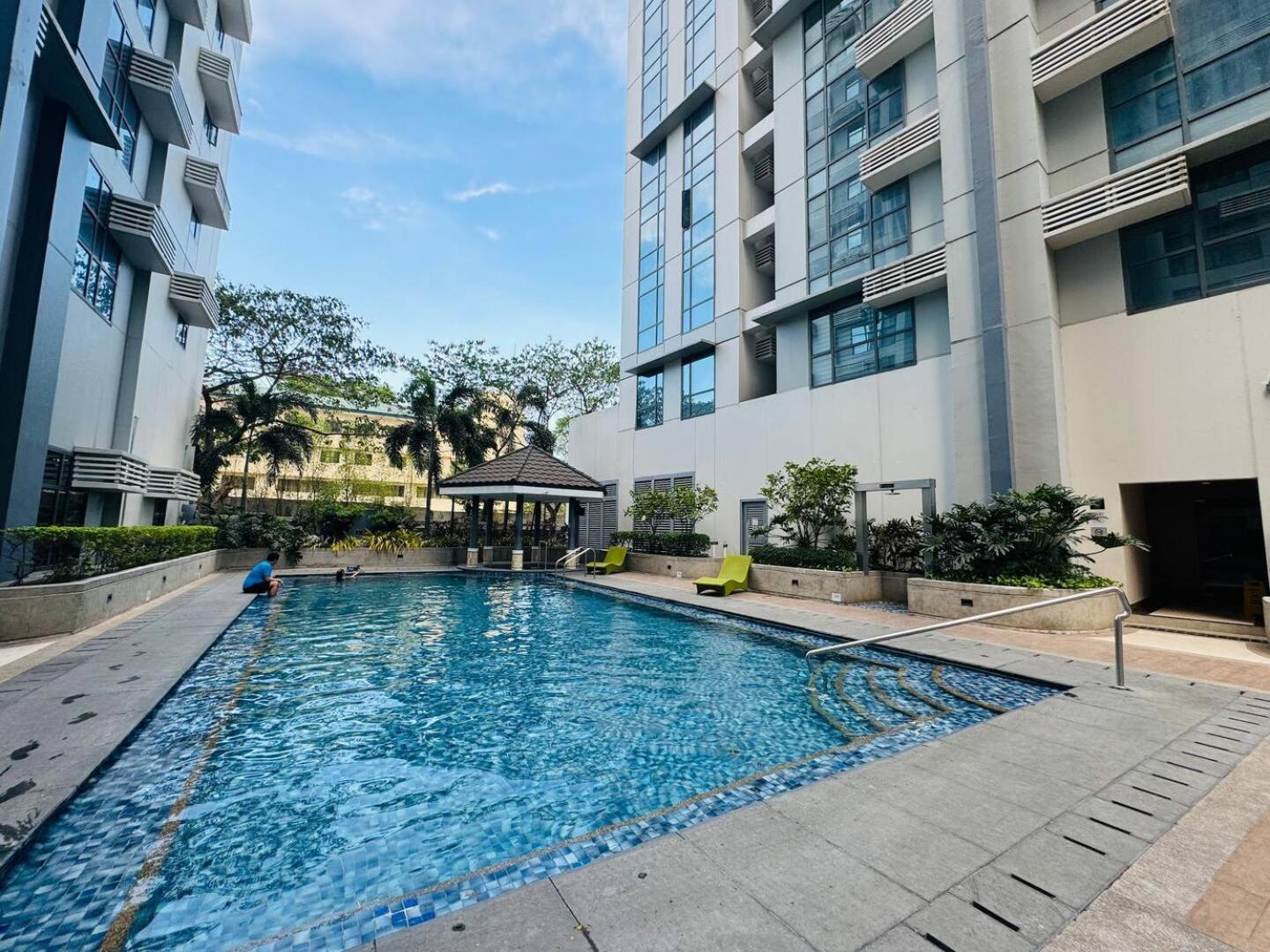 Studio At Viceroy T4 Florence Way Manila Esterno foto
